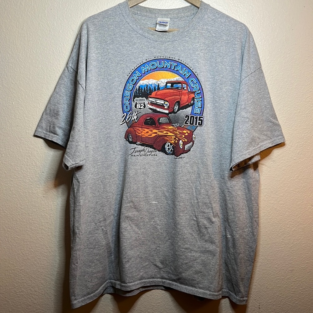 Oregon mountain cruises graphic T-shirt